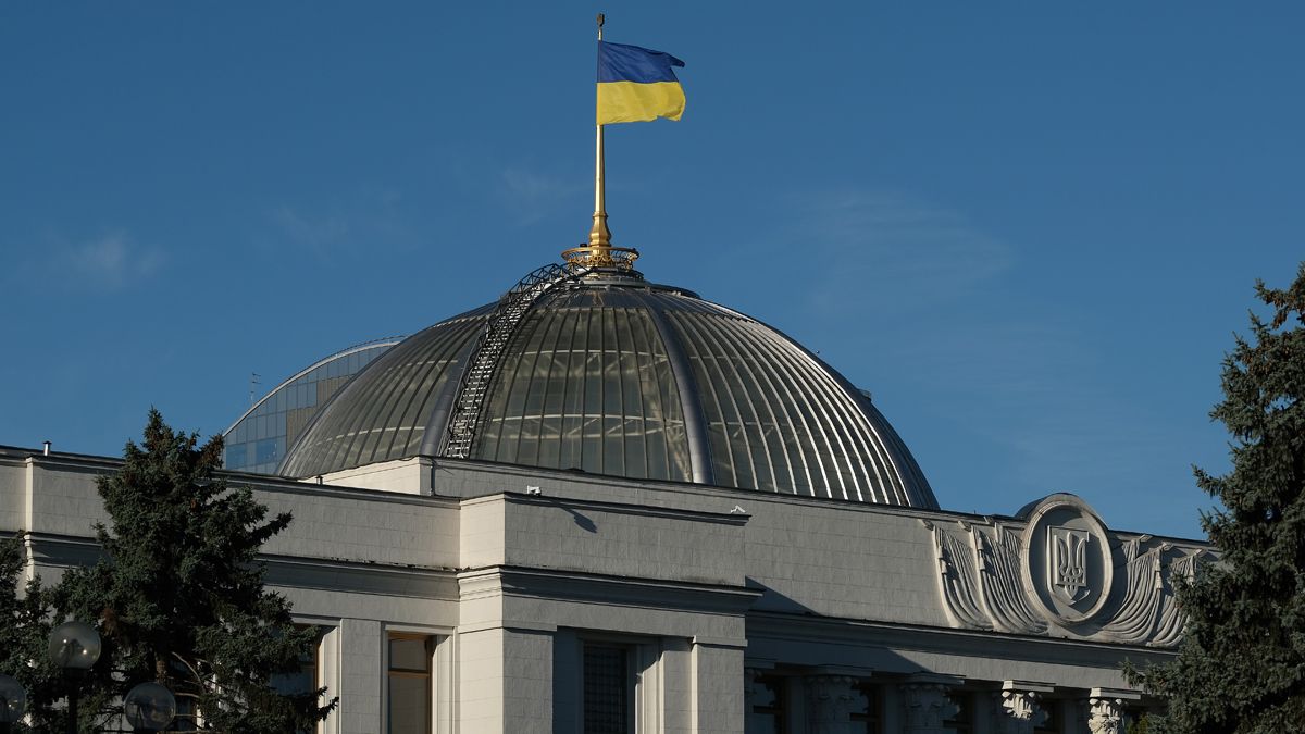 Почему не хватает денег на зарплаты работникам коммунальных служб Почему не хватает денег на зарплаты работникам коммунальных служб