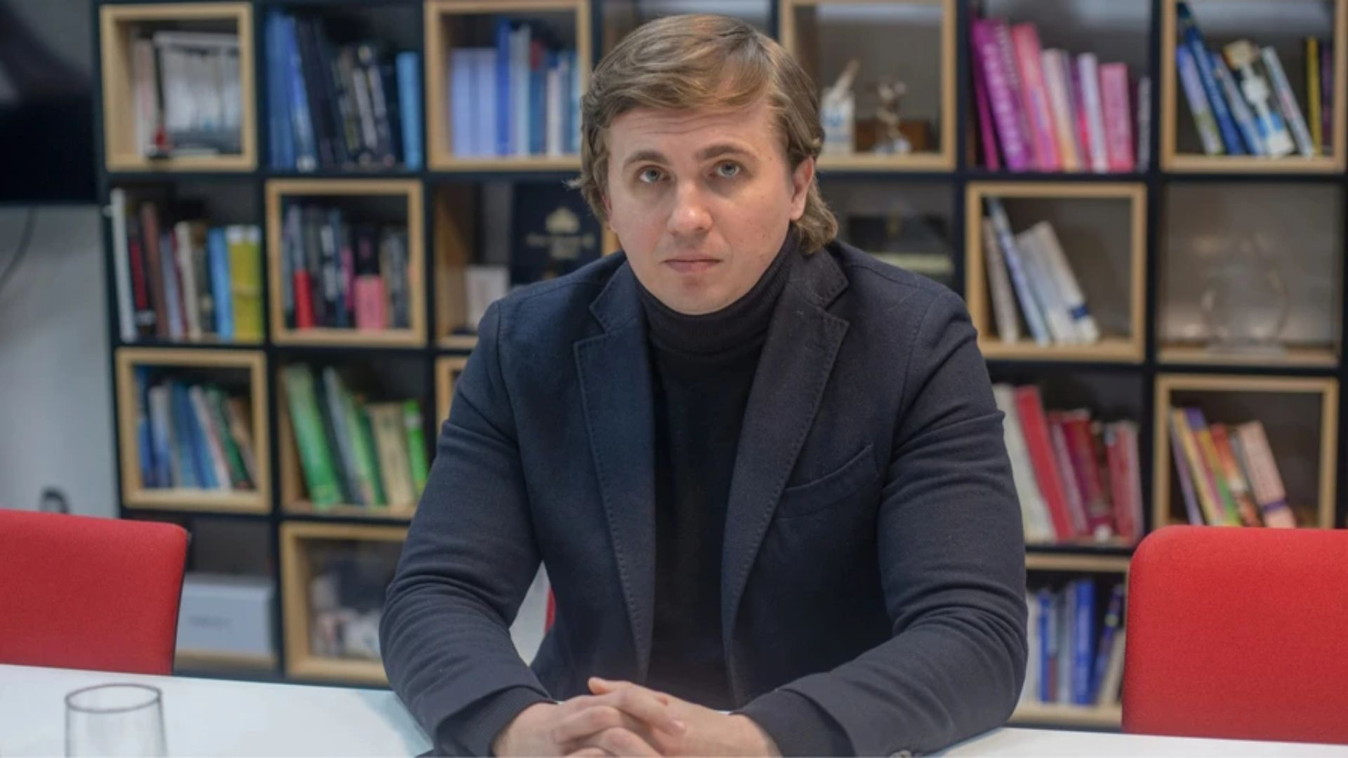 Журналиста-расследователя Михаила Ткача задержали в Вене во время выполнения редакционного задания