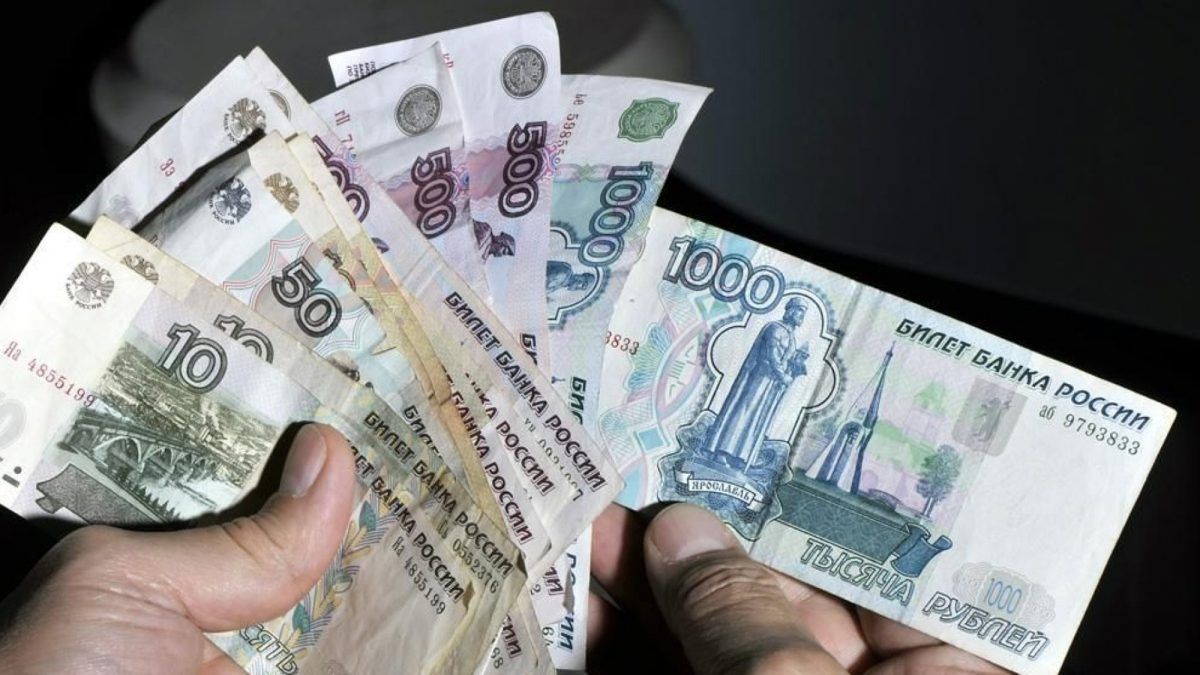 У Росії вирішили скачувати річні премії