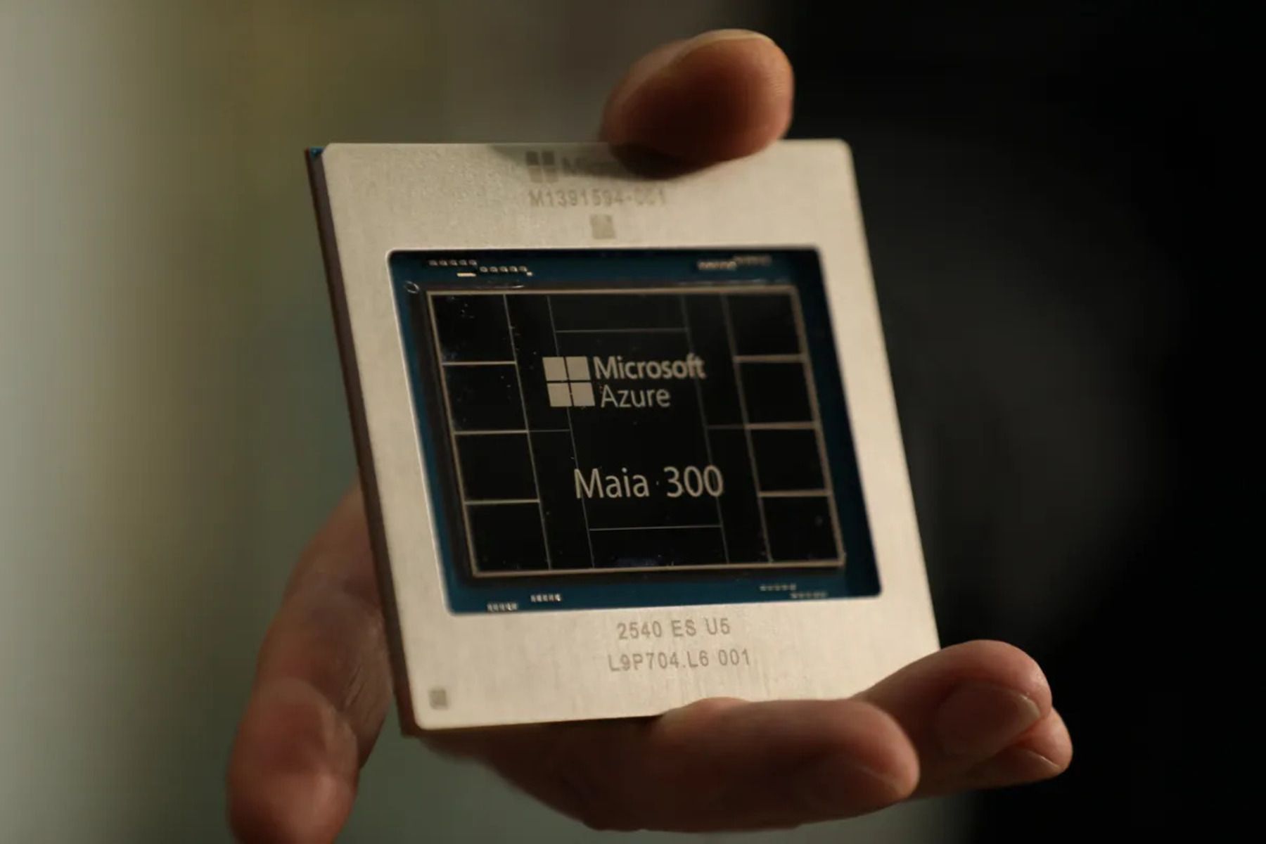Microsoft представила новый ИИ-чип Maia 300: как он изменит Copilot и Teams