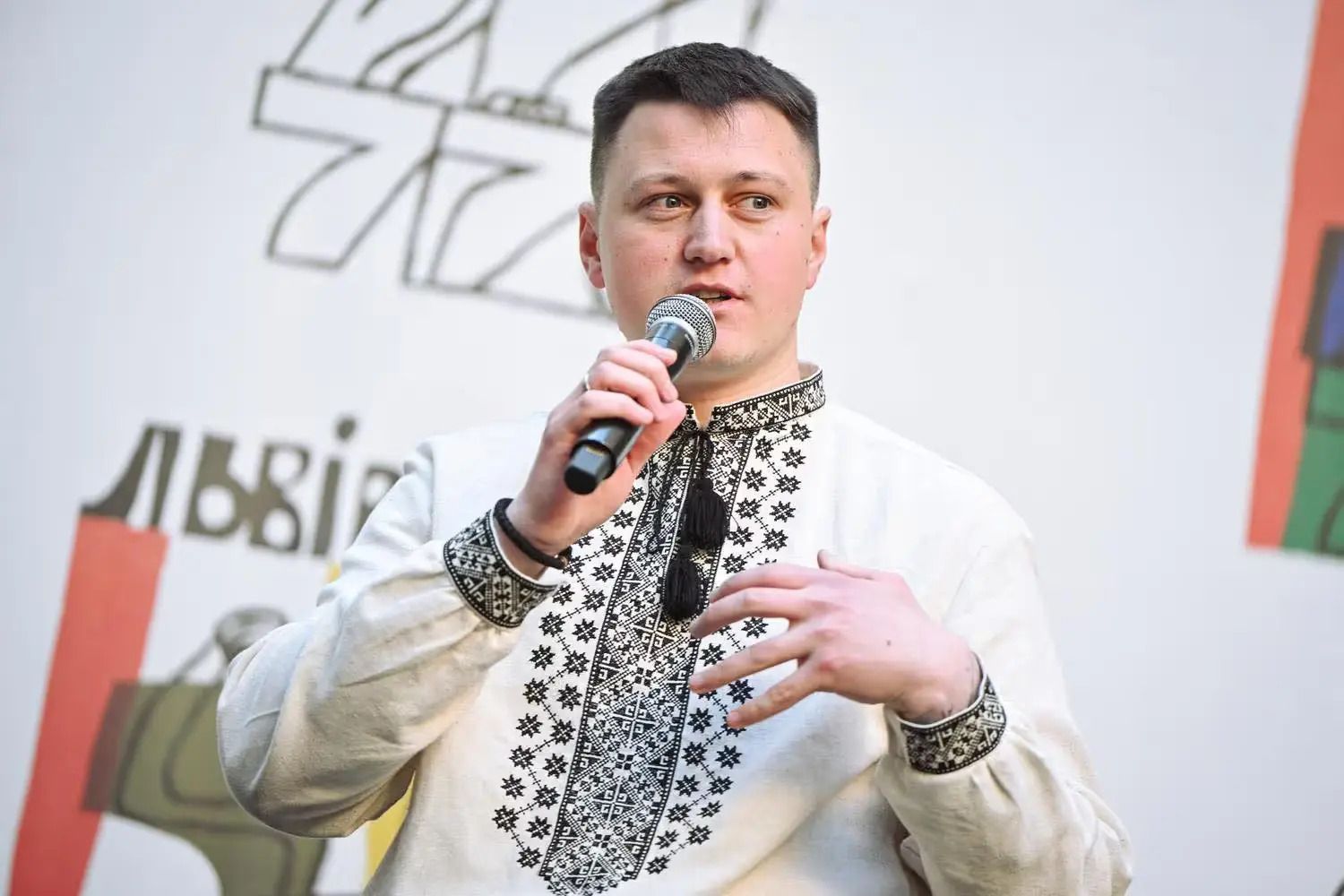 Артур Дронь -- автор тексту Радіодиктанту 2026 Артур Дронь -- автор тексту Радіодиктанту 2026