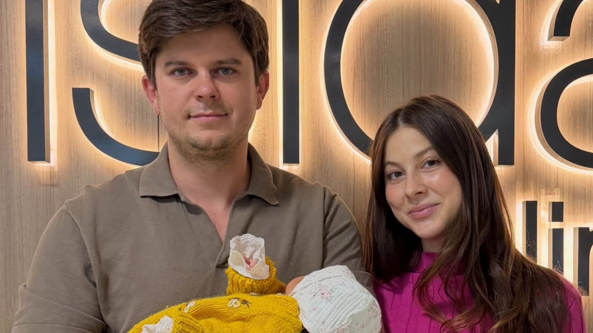 Анастасия Кожевникова выписалась из роддома и показала новые фото с дочерью Анастасия Кожевникова выписалась из роддома и показала новые фото с дочерью