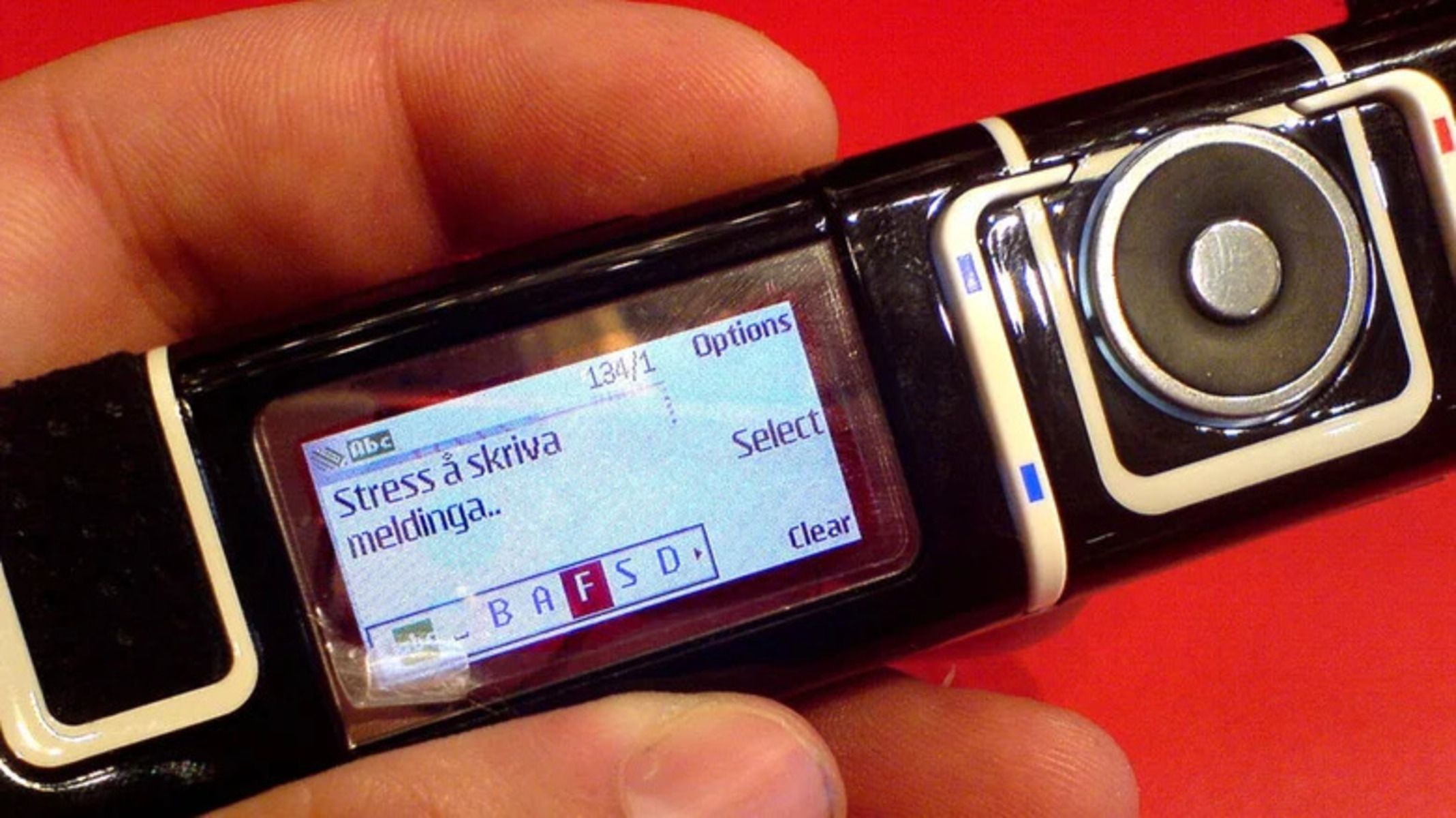 Nokia 6800, 9300 і 7280 – телефони з незвичайним дизайном