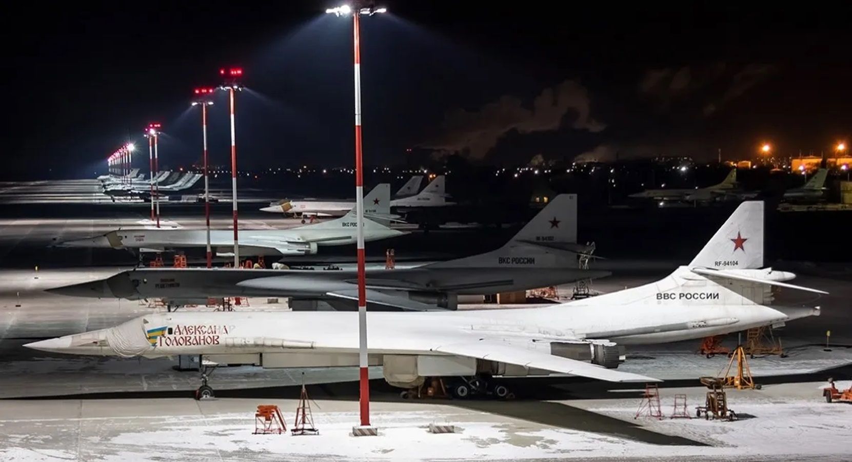 Росія модернізувала бомбардувальники Ту-160М Росія модернізувала бомбардувальники Ту-160М