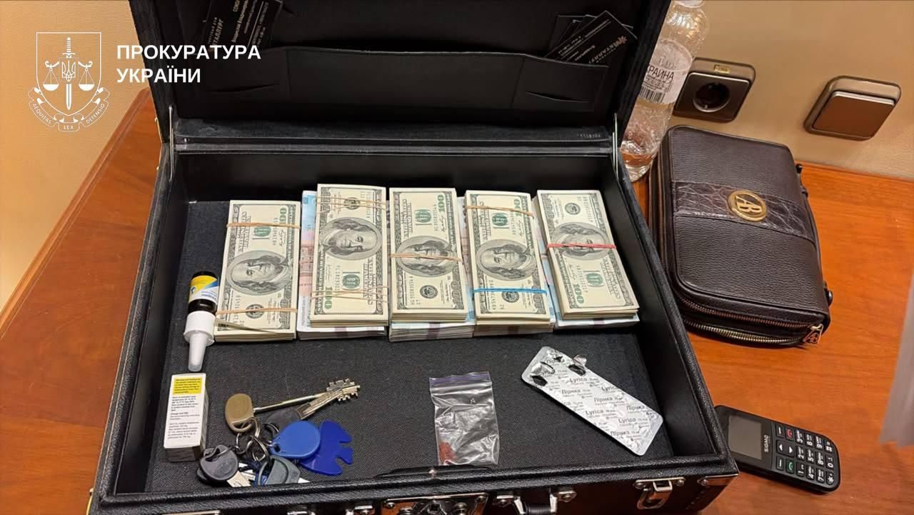 Вкрала 10,8 мільйона гривень на шкільному укритті - гучний скандал на Київщині Вкрала 10,8 мільйона гривень на шкільному укритті - гучний скандал на Київщині
