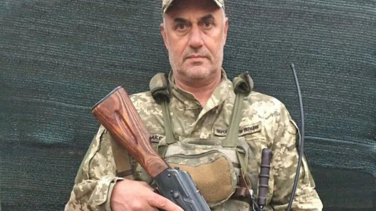 В Луцке прощаются с защитником Украины, бывшим футболистом сборной Романом Максимюком