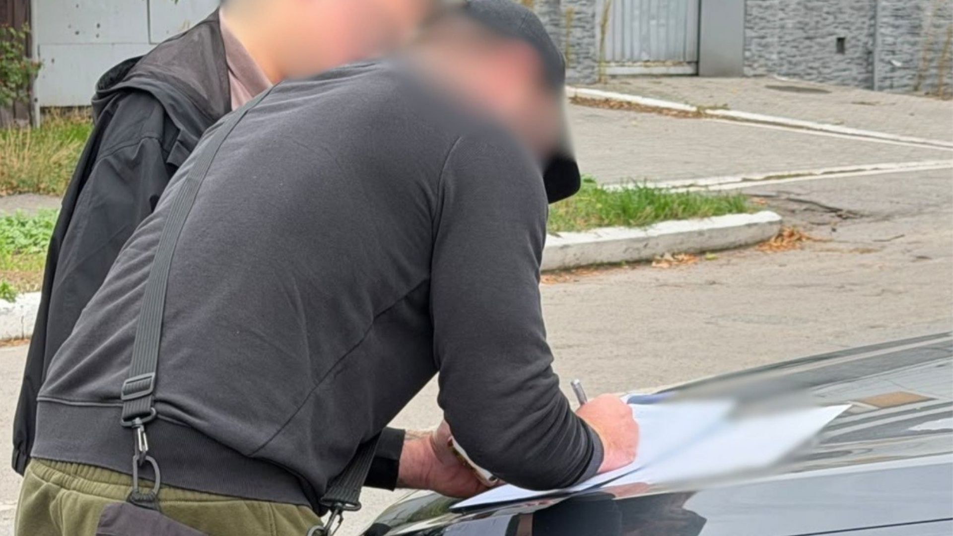 В Киеве предприниматель обманул женщину на 12 тысяч долларов
