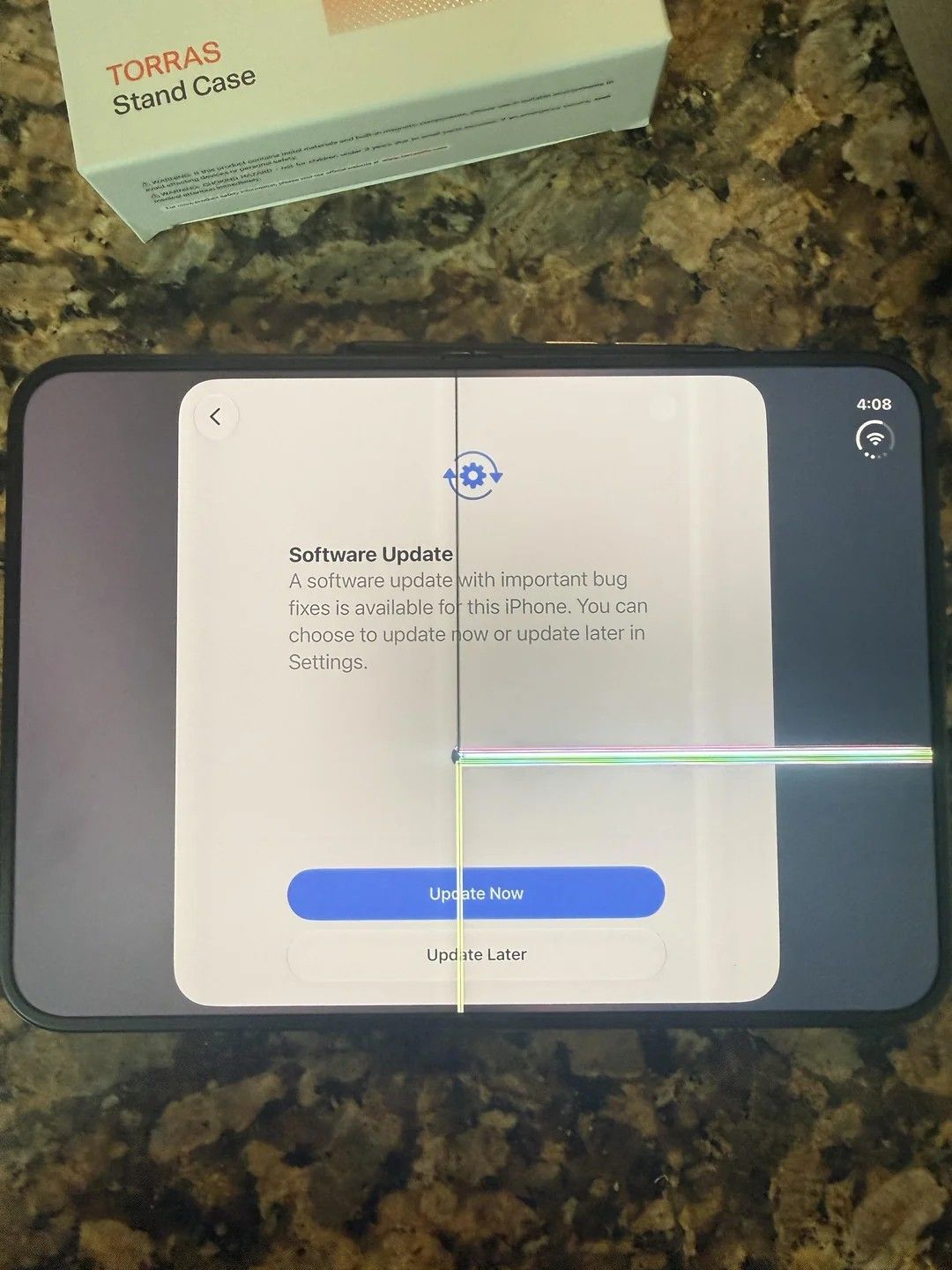 У iPhone Duo есть дефект шарнира, из-за которого ломается экран