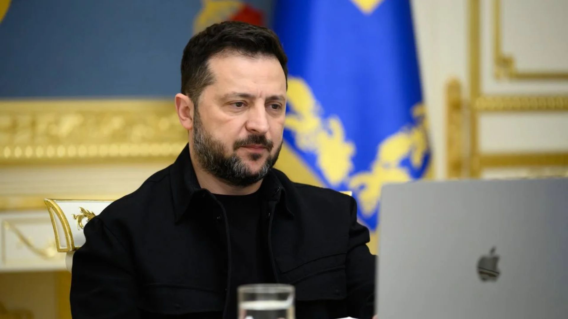 Зеленський підписав укази про продовження воєнного стану і мобілізації в Україні