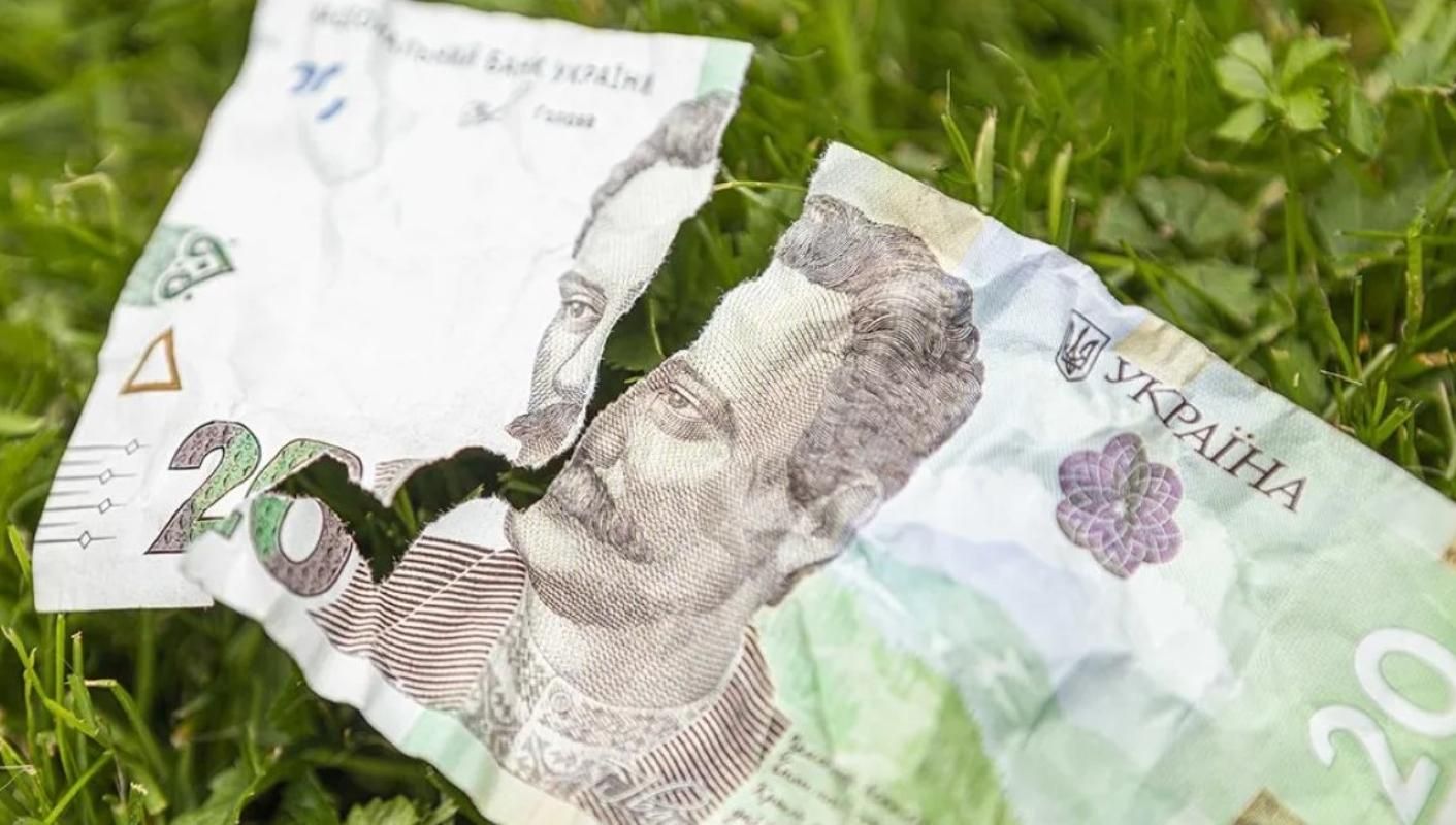 Пошкоджені купюри: чи можна розрахуватися порваними гривнями