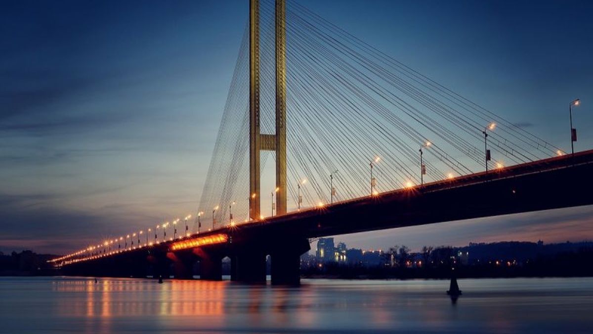 Південний міст у Києві перекрили після атаки 27 жовтня