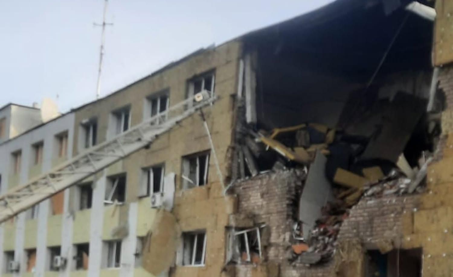 Росіяни вдарили по податковій службі в Ізюмі