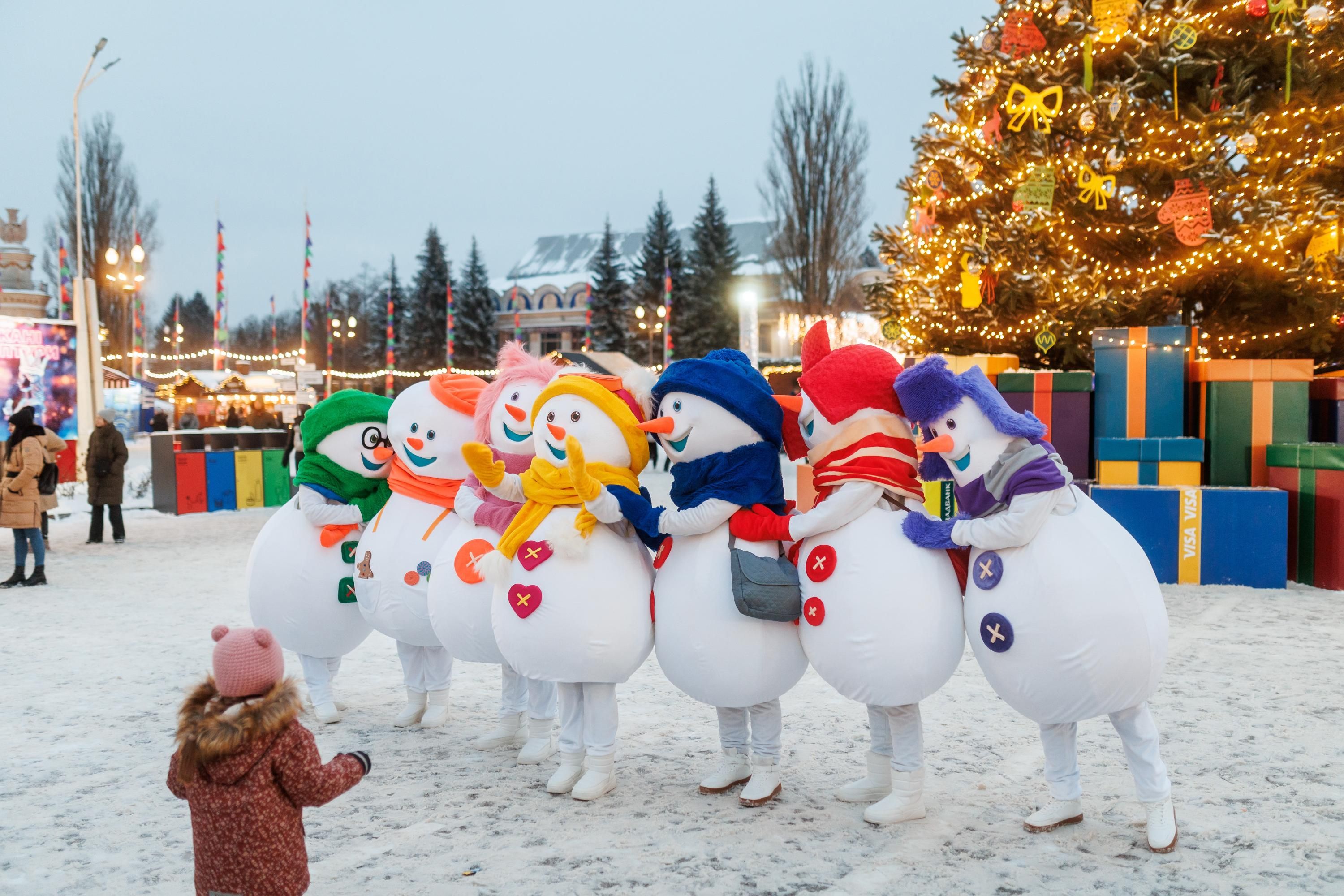 Winter Wonderland Returns to Kyiv: When Will the Holiday Venue at VDNG ...