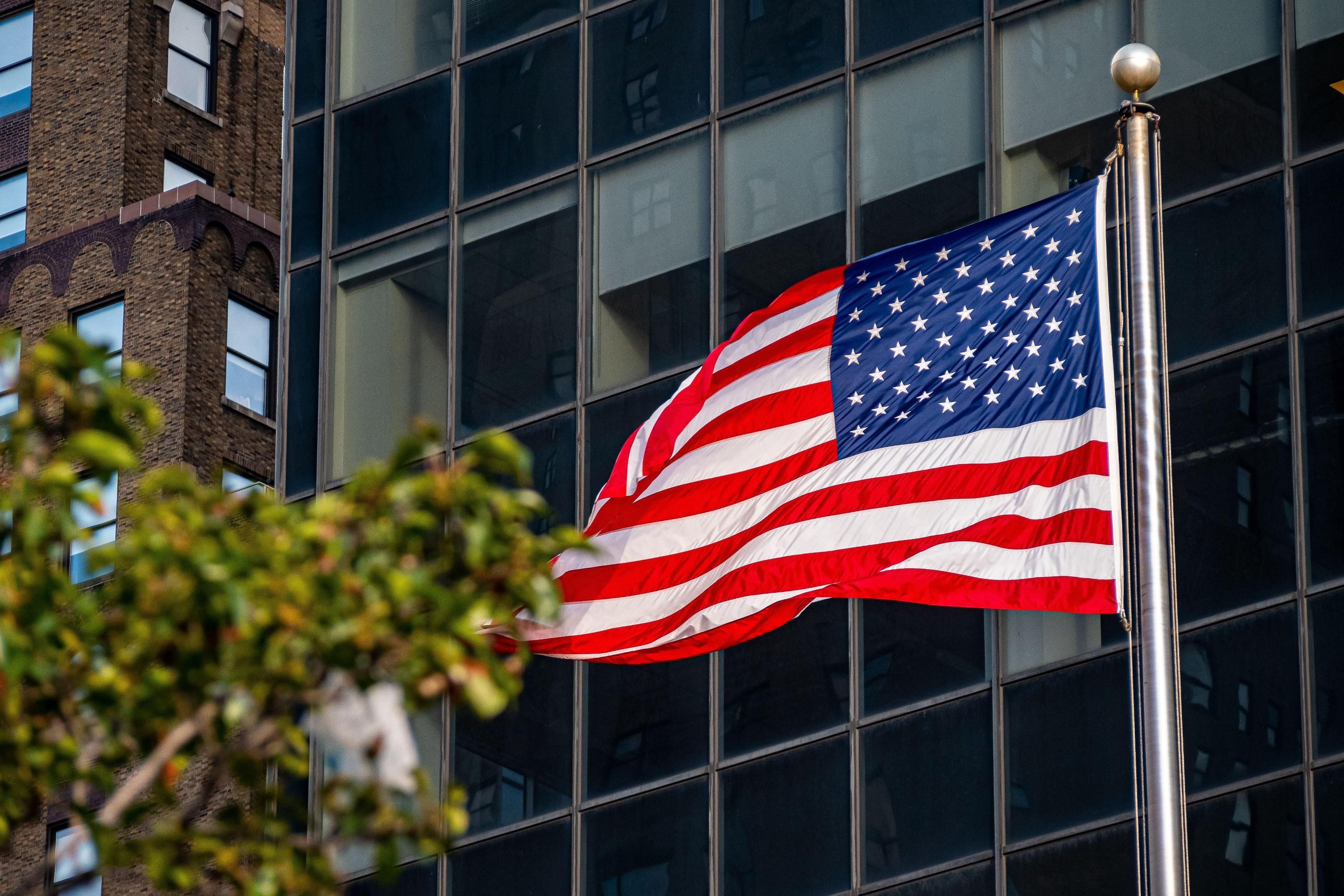 Економіка США прискорилася до максимуму, але гаманці американців худнуть