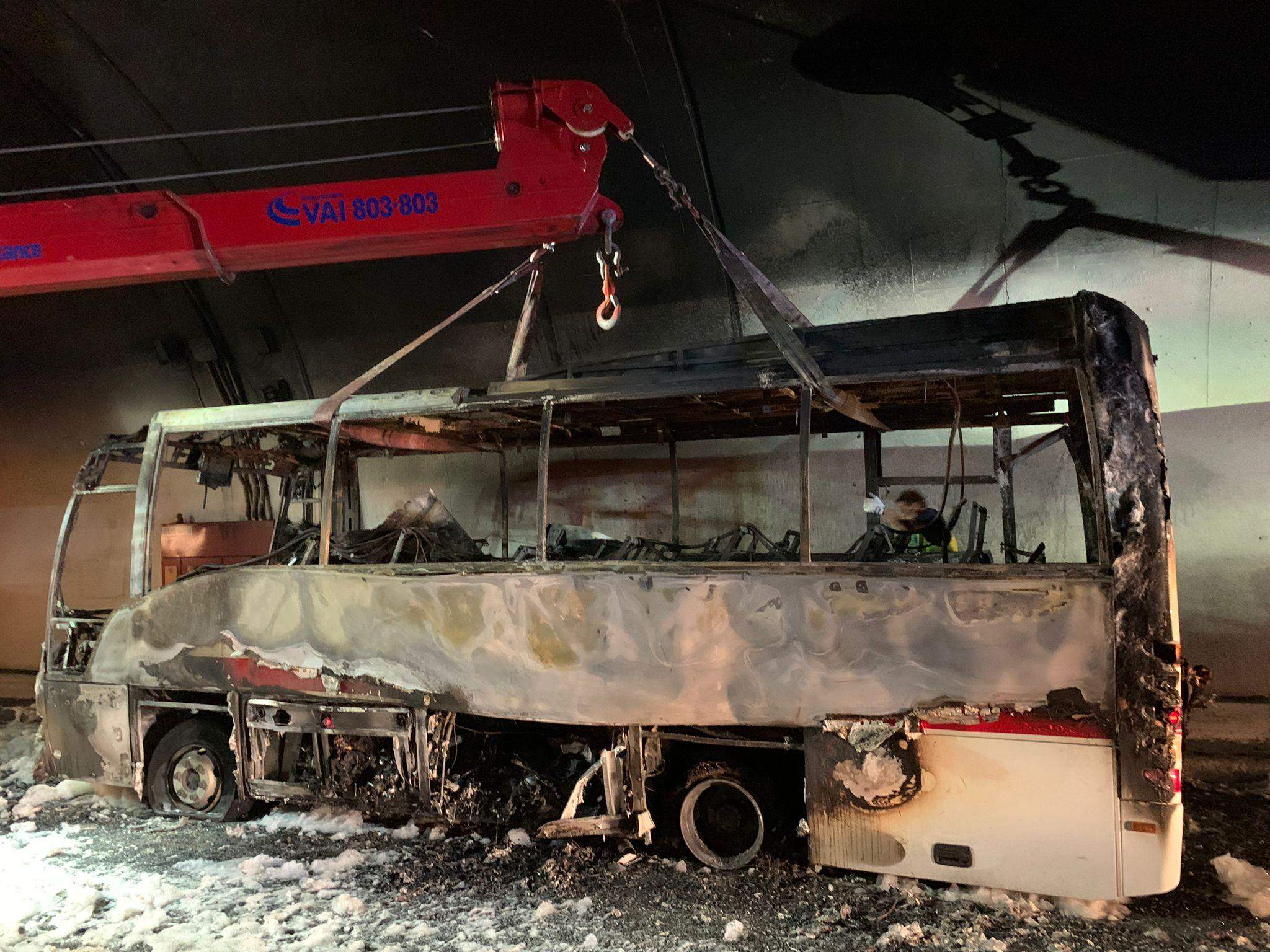 В Італії згорів автобус, в якому їхали діти
