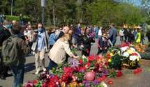 Сутички та напад на журналістку: як в Одесі відзначають День Перемоги – фото, відео