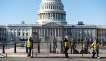 Нацгвардия США начала возводить забор вокруг Капитолия: видео