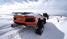 Спорткари на снігу: з Lamborghini зробили танк на гусеницях – відео