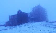 Усередині червня в Карпатах лежить сніг, а температура нуль градусів