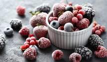 Літнє задоволення взимку: фантастичні десерти з мороженими ягодами