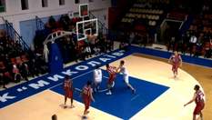 Спортивний огляд. "Дніпро-Азот" поступився "Миколаєву",  "Анжи" хоче у свої ряди Кравченка