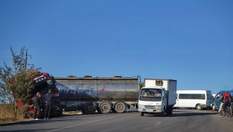 Аварія на одеській трасі: в автоцистерни могло тріснути колесо – версія соцмереж