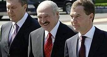 Завтра Янукович, Медведєв і Лукашенко поїдуть в зону
