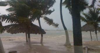 Через шторм на півдні Індії евакуювали близько 150 тисяч людей