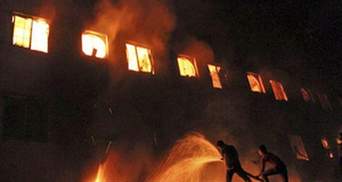 Понад  100 осіб загинули в Бангладеш, рятуючись від пожежі