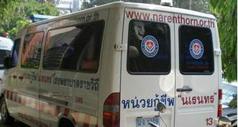 У Таїланді потяг зійшов з рейок: постраждали туристи  