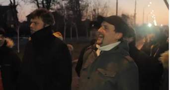Активисты заколядовали под резиденцией в Межигорье (Видео)
