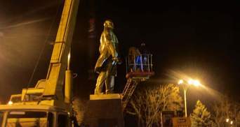 Последний сумской Ленин упал, из него сделают памятник Героям Майдана