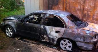 Массовое сожжение автомобилей устроили в Киеве