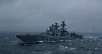 Военные корабли России проводят учения в Черном море