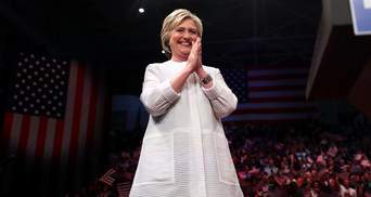Клинтон назвала свою победу "историческим достижением"