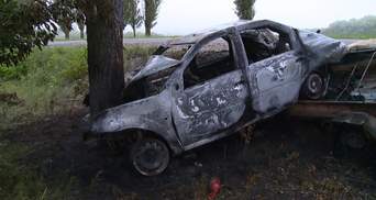Четверо людей згоріли у машині після карколомної ДТП