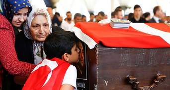 Туреччина заборонила релігійні похорони прихильників путчу