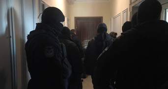 Из-за элитной квартиры экс-министра времён Януковича Клименко в Киеве произошли столкновения