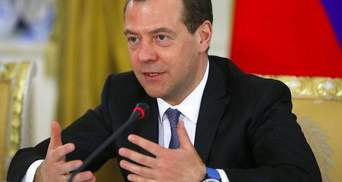 Медведев хочет повысить пенсионный возраст россиян