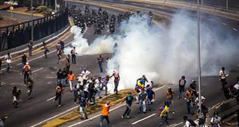 Венесуэлу всколыхнула новая волна масштабных протестов