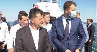 Когда уберут махину: Зеленский устроил "разбор полетов" в Одессе из-за танкера Delfi – видео