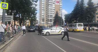 Мешканців навколишніх будинків евакуювали, – Геращенко про захоплення заручників у Луцьку