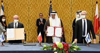 "Как члены семьи": Израиль и Бахрейн официально заключили соглашение о мире