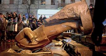 Ленинопаду – 7 лет: как сносили памятники Ленину в городах Украины – фото и видео