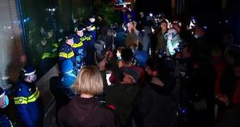 У Тбілісі люди вийшли на протест через приїзд російського журналіста Познера