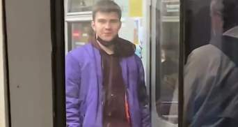 Снял маску и зажег сигарету: в киевском метро появился еще один "герой" – видео