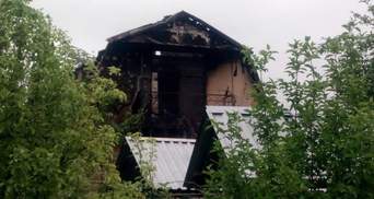 Під Дніпром горів дачний кооператив: знищено один з будинків – фото