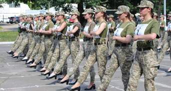 Из-за каблуков женщин-военных возник скандал с Минобороны: все, что известно – фото, видео