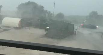 Курортный Бердянск накрыл мощный ураган: жуткие видео