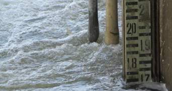 Грози не полишають Україну у спокої: у річках підвищиться рівень води